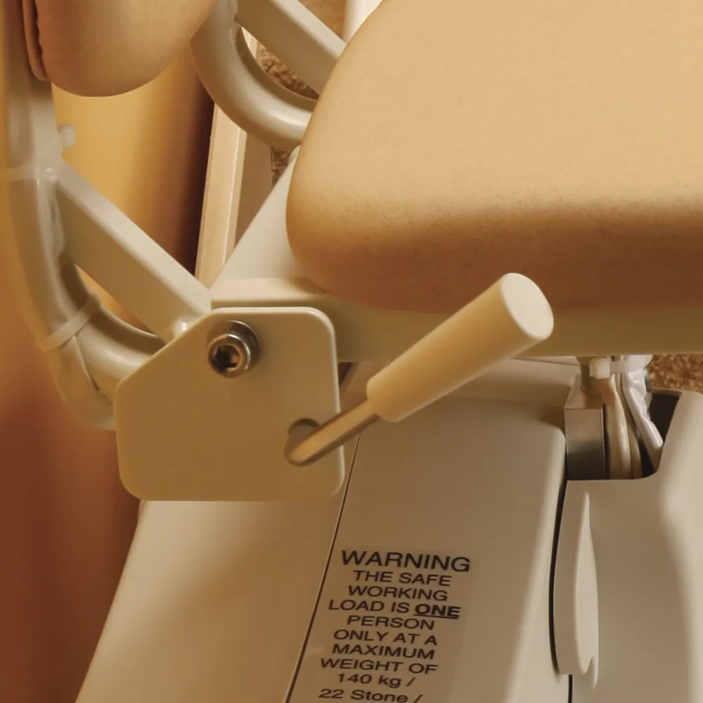 Кресельный подъемник для инвалидов наклонный МИНИВАТОР 950