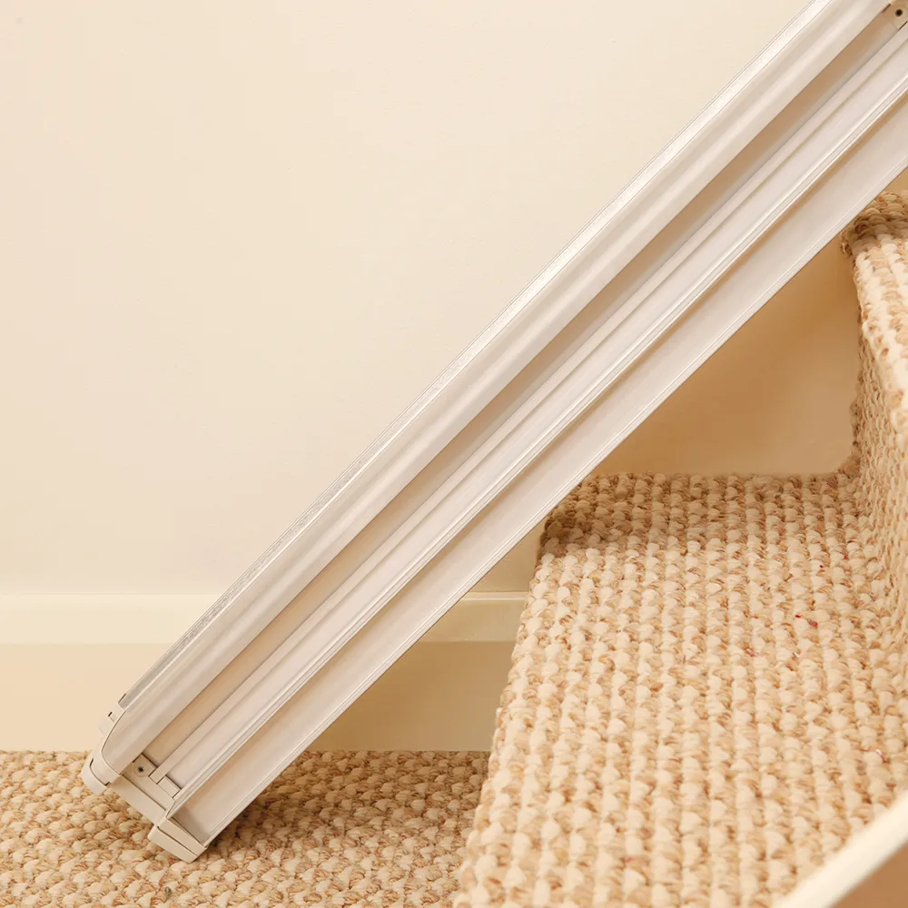 Кресельный подъемник для инвалидов наклонный МИНИВАТОР 950