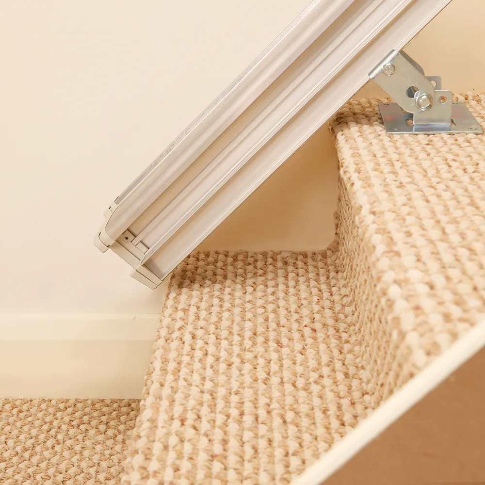 Кресельный подъемник для инвалидов наклонный МИНИВАТОР 950