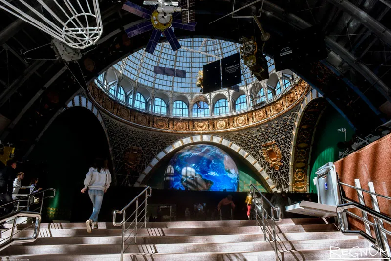 Подъемник для инвалидов наклонный ВДНХ "Космос"