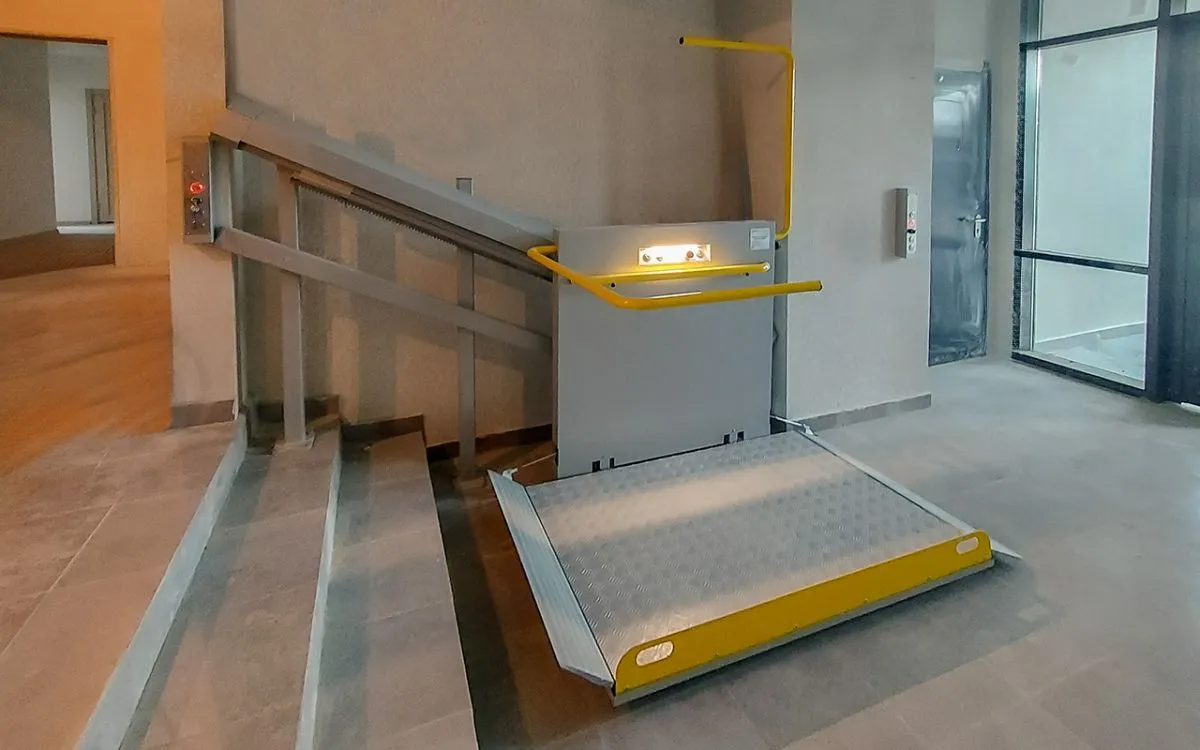 Подъемник наклонного перемещения для инвалидов ИНВАЛИФТ