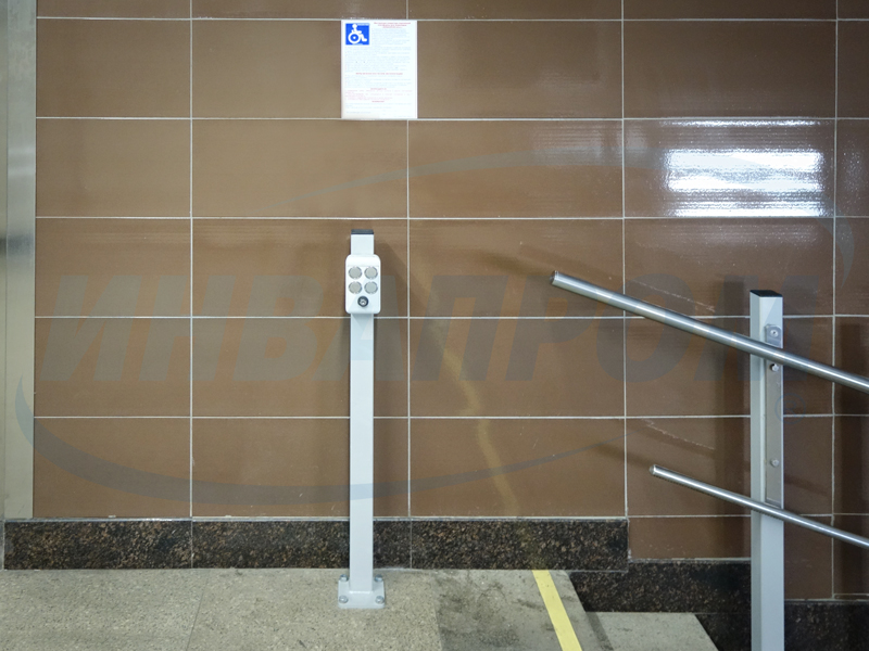 подъемник для инвалидов на станции метро Ховрино